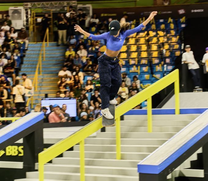 Rayssa Leal brilha em volta final e conquista tricampeonato mundial no skate