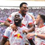 Leipzig vence Freiburg de virada e dorme na liderança do Campeonato Alemão