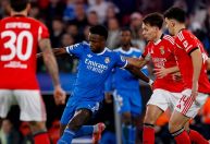 Uefa define punição ao Benfica por racismo de torcedores contra Vini Jr.