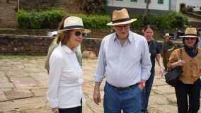 Rei e rainha da Suécia visitam Ouro Preto antes de participar da COP 30, em Belém