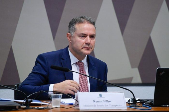Renan Filho, ministro dos Transportes, em foco