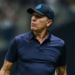 Renato se irrita com jornalistas e detona CBF após derrota do Grêmio para Atlético
