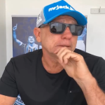 Renato chora em pronunciamento de despedida do Grêmio