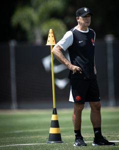 A CBF já enviou a lista oficial de 18 atletas para o Torneio Olímpico Masculino, com duas novidades: Renato Augusto e Walace (Grêmio) nos lugares...