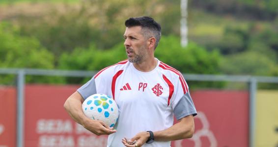 Pezzolano comandou último treino do Inter antes da viagem a Belo Horizonte para visitar o Atlético