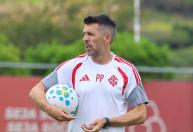 As dúvidas de Pezzolano no Internacional para GreNal decisivo pela Copa do Brasil