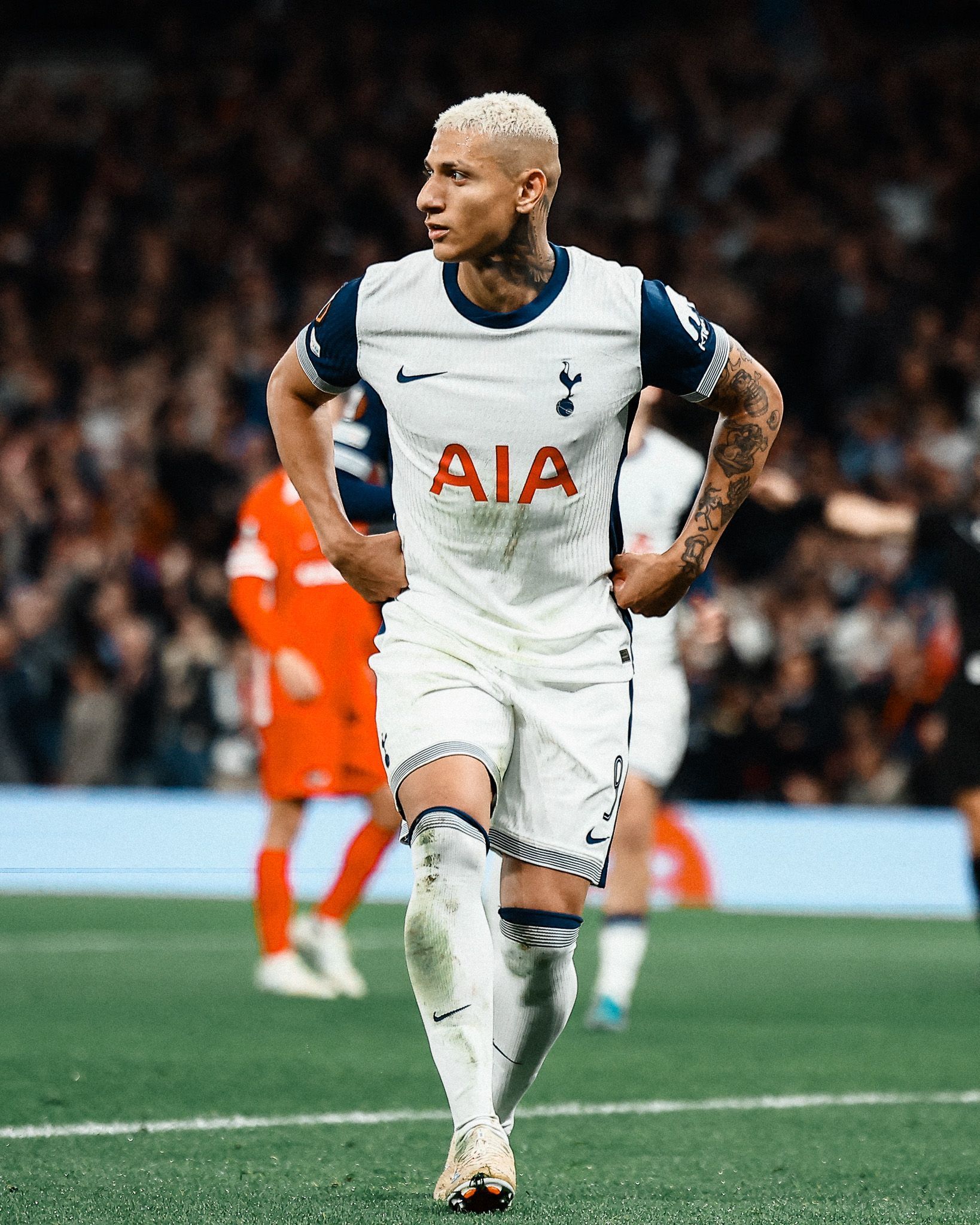 Richarlison decide, Tottenham vence AZ Alkmaar e segue 100% na Europa League