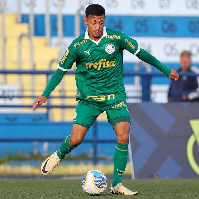 Riquelme, que tem multa de R$ 600 milhões, em ação pelo Palmeiras Riquelme, que tem multa de R$ 600 milhões, em ação pelo Palmeiras