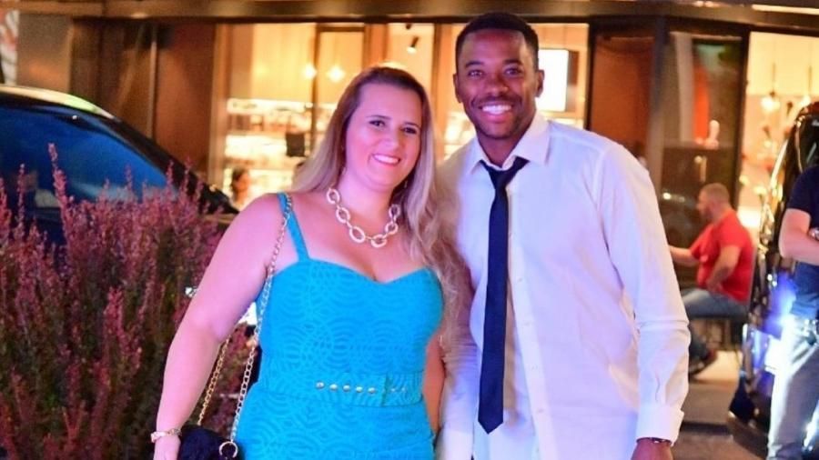 Esposa de Robinho quebra o silêncio e fala pela primeira vez sobre prisão do jogador