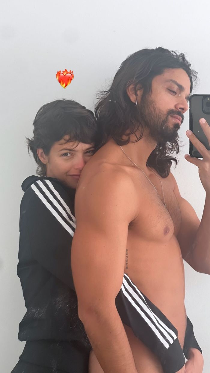 Rodrigo Simas e Agatha Moreira arrancaram suspiros na web Rodrigo Simas e Agatha Moreira arrancaram suspiros na web
