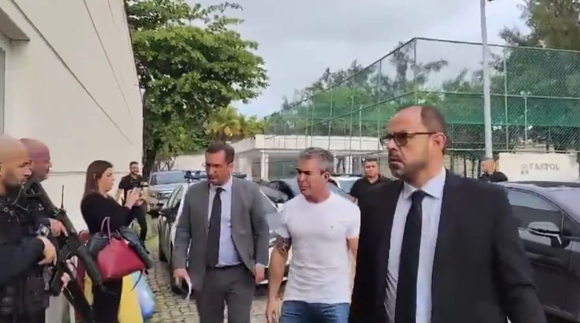 Vídeo mostra momento em que bicheiro Rogério Andrade é preso por mandar matar Fernando Iggnácio