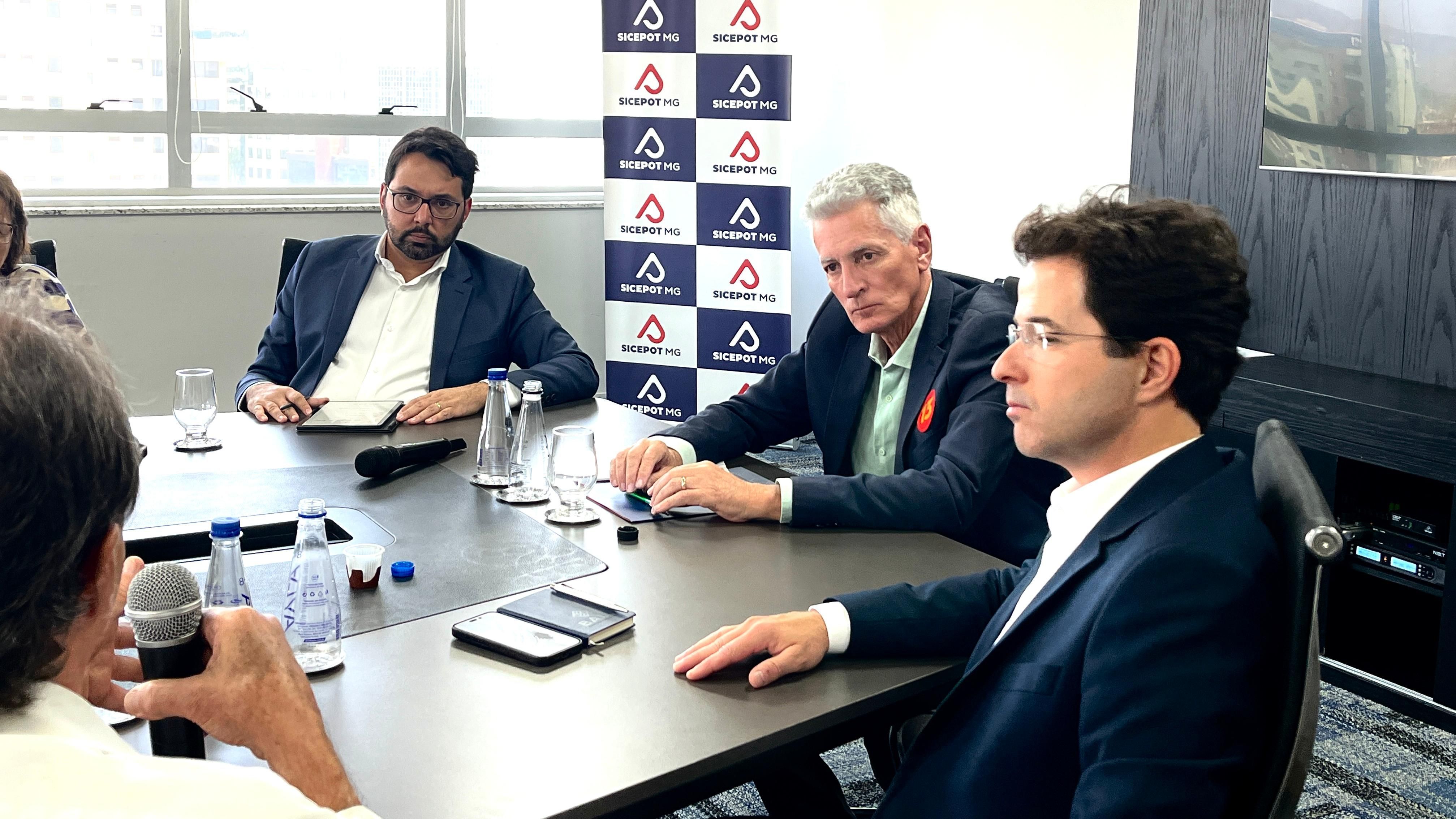 Rogério Correia diz que Lula não deve receber Fuad e que ida do prefeito a Brasília é 'demagogia'