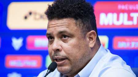 O Besiktas, da Turquia, pode voltar à carga para tentar a contratação de Ronaldinho Gaúcho. Segundo o site esportivo fanatik.com.tr, o irmão e empresário do camisa 10, Assis, deve desembarcar em Istambul nos próximos dias para ouvir a proposta da equ
