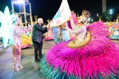 Desfile da Rosas de Ouro no Carnaval de SP em 2025