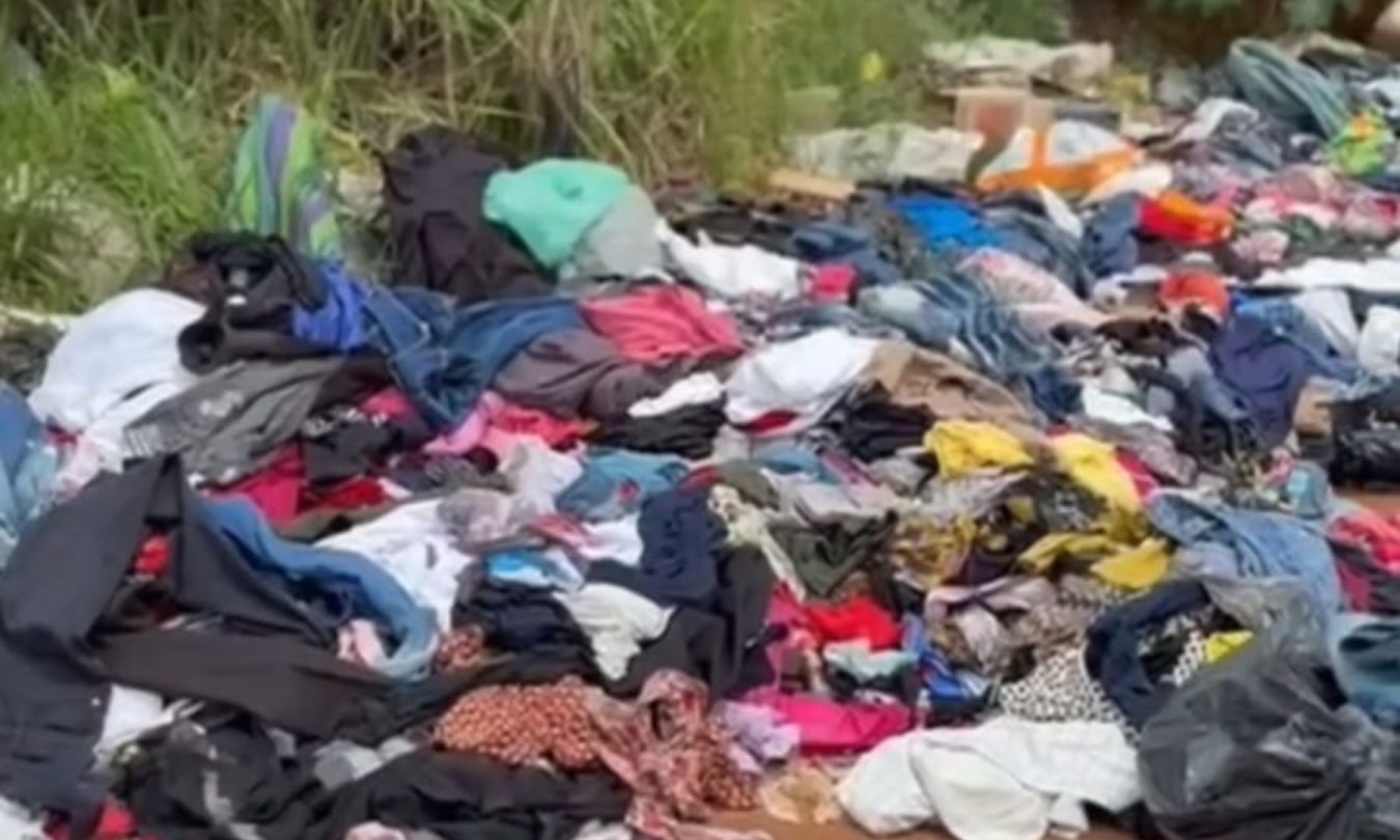 Vídeo mostra local de descarte irregular de roupas em Juiz de Fora