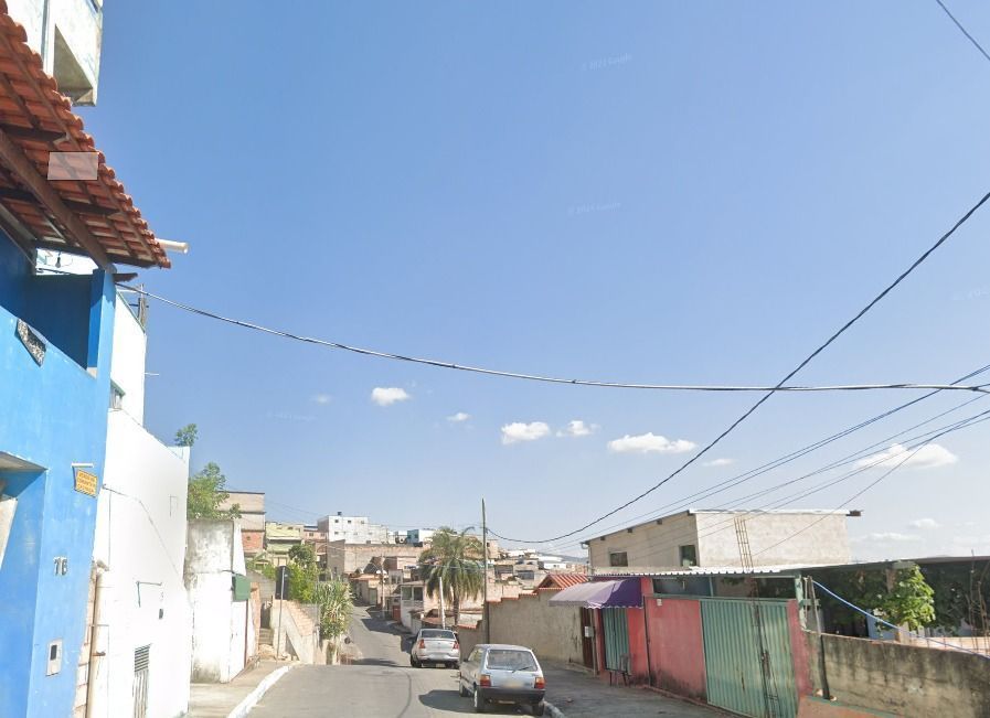 Homem é morto estacionando carro em garagem de casa no Barreiro, em BH