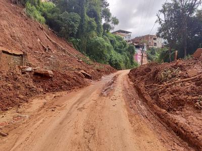 Situação na Avenida Joaquim Vicente Guedes, no Bairro Graminha, em 12 de março, em Juiz de Fora • Désia Souza/Itatiaia