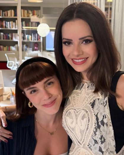 Alice publicou duas fotos com Sandy
