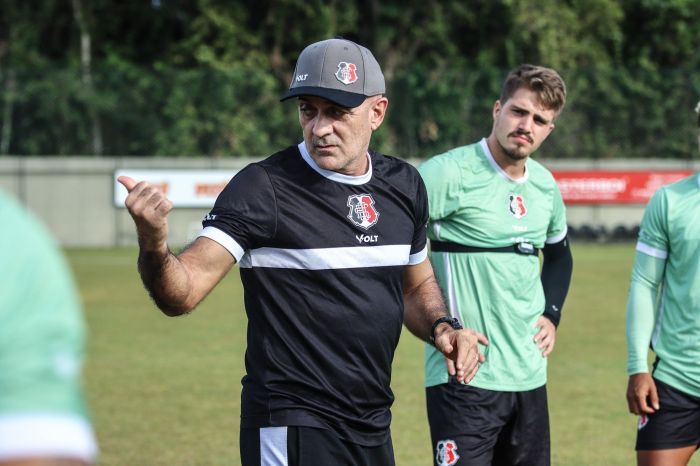Itamar Schülle será o treinador do Santa Cruz em 2025