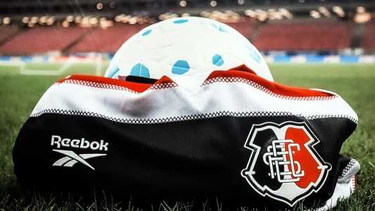 Camisa do Santa Cruz usada no jogo contra o Sousa-PB, pela segunda fase da Copa do Brasil