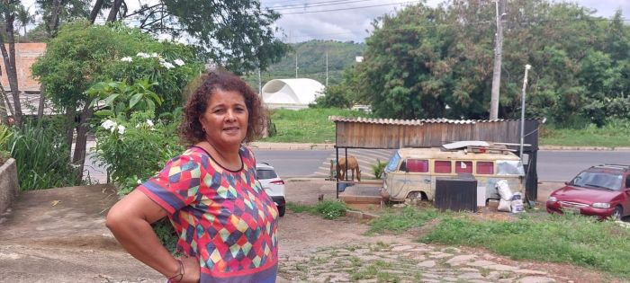Francisca Regina, de 60 anos, mora há duas décadas na Rua Araguacema