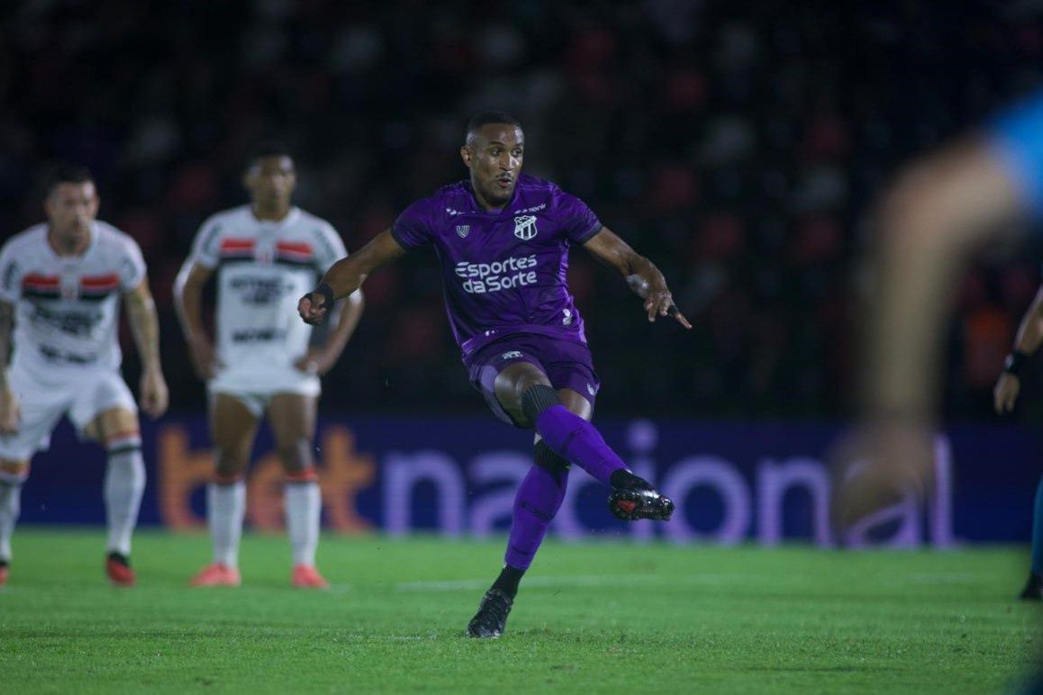 Saulo Mineiro comemora hat-trick e convoca torcida do Ceará para 'final' contra o América