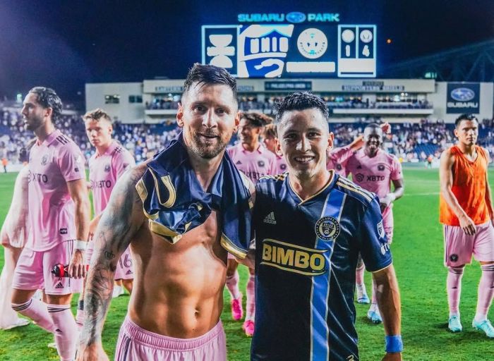 Messi e Joaquín Torres após uma partida entre Inter Miami e 