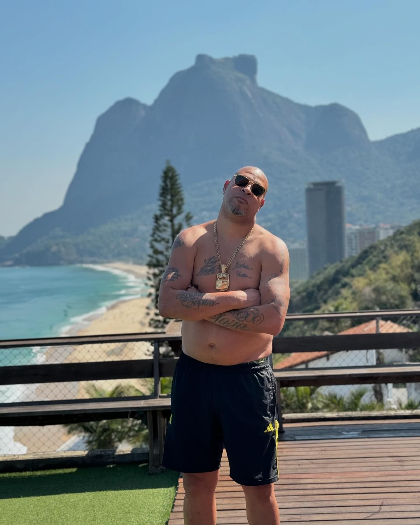 Adriano Imperador lança livro com relatos sobre depressão e alcoolismo; leia trechos