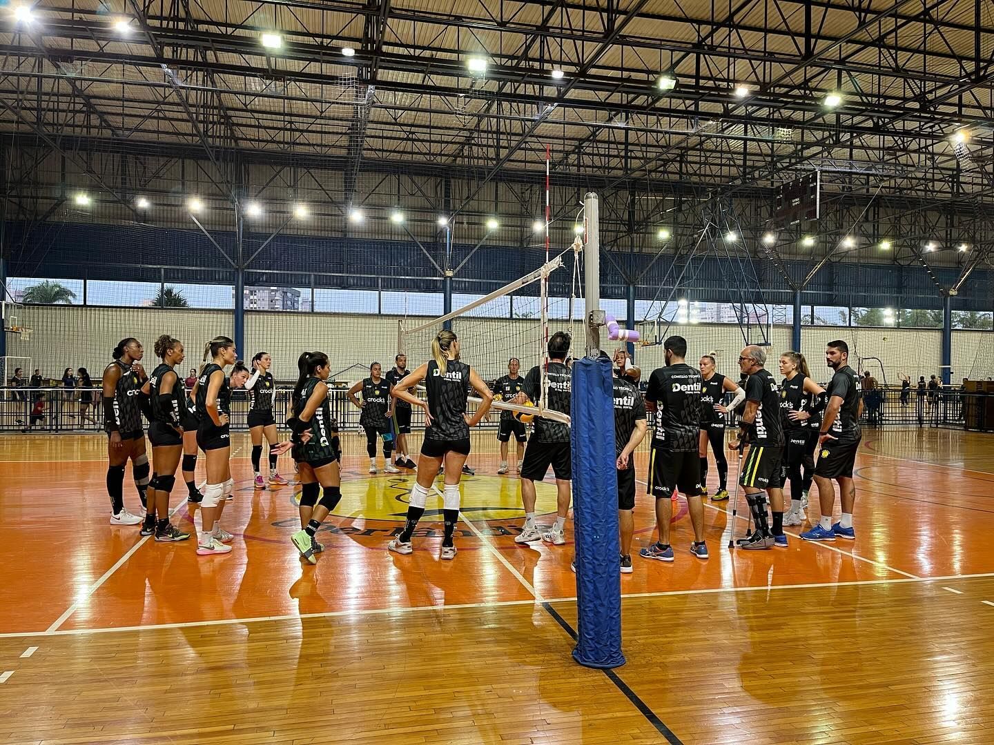Praia Clube x Barueri: horário e onde assistir ao vivo pela Superliga Feminina