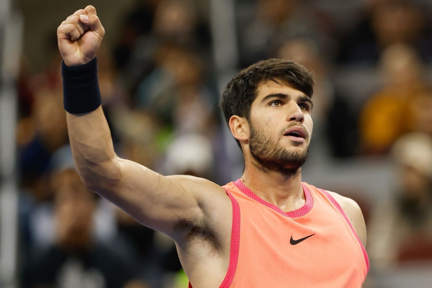 Alcaraz busca virada, vence Sinner e é campeão do Open da China