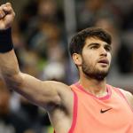 Alcaraz busca virada, vence Sinner e é campeão do Open da China