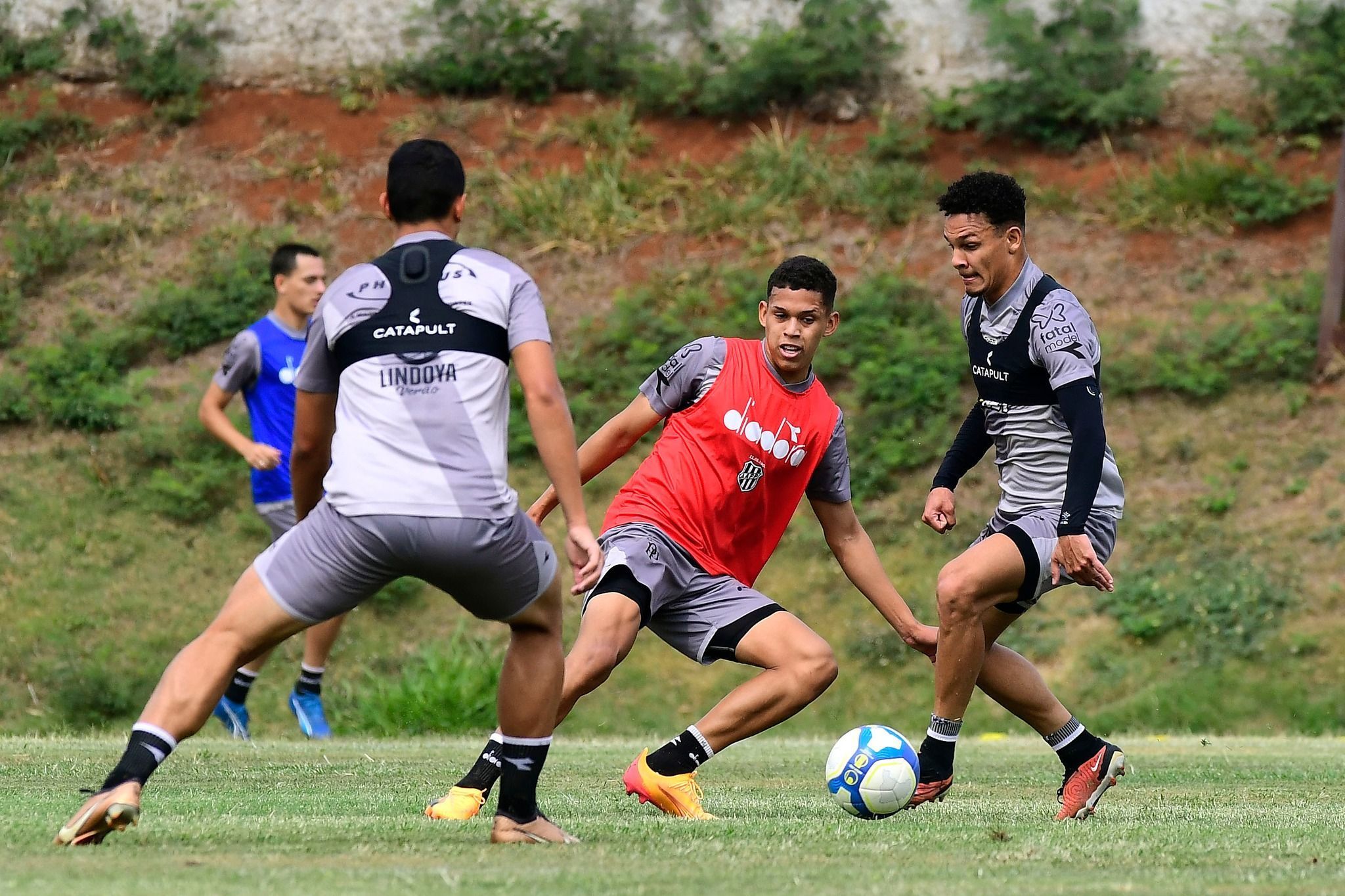 Todos os jogos deste domingo (20) pela Série B
