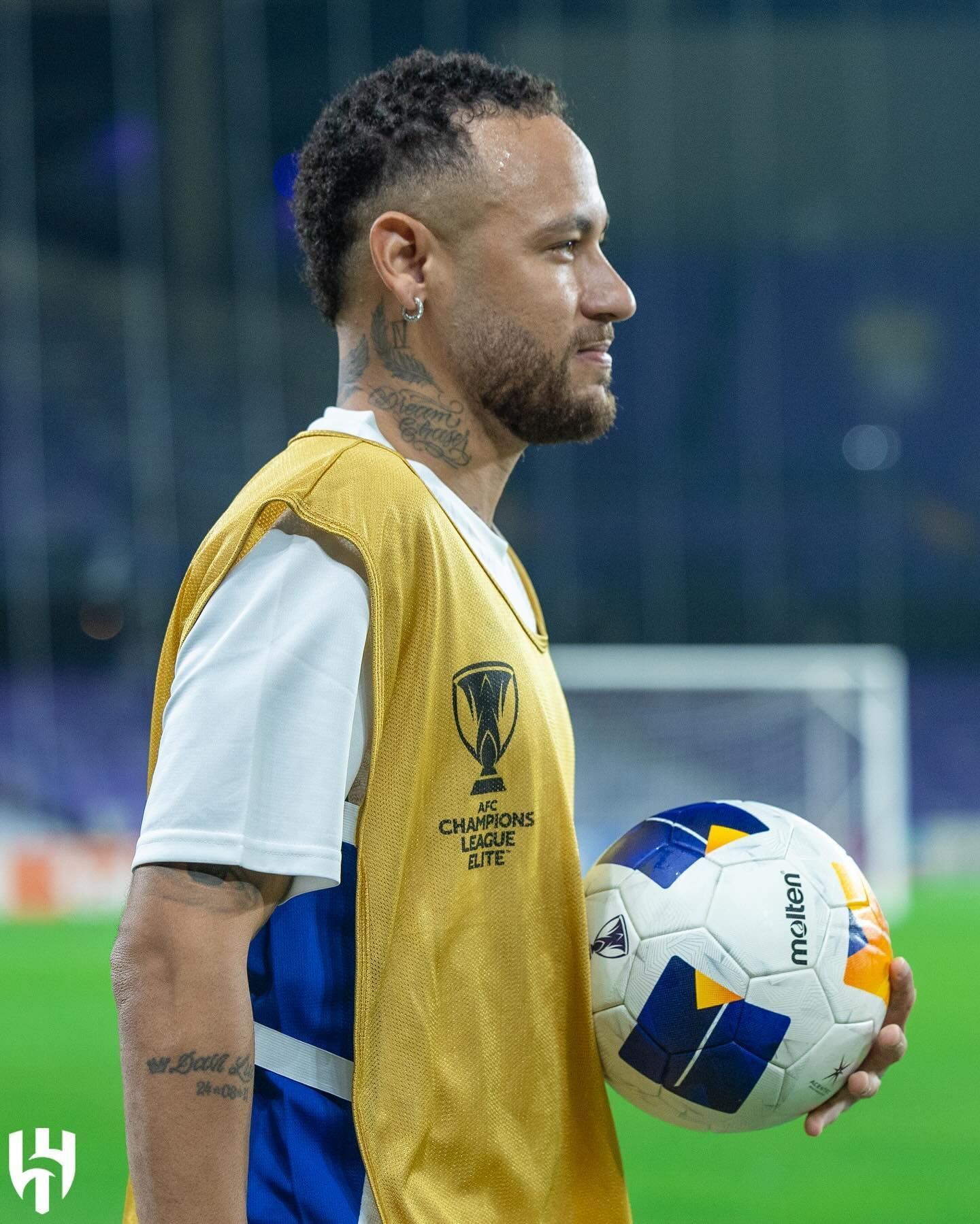 Neymar retorna aos gramados nesta segunda (21); veja horário e onde assistir