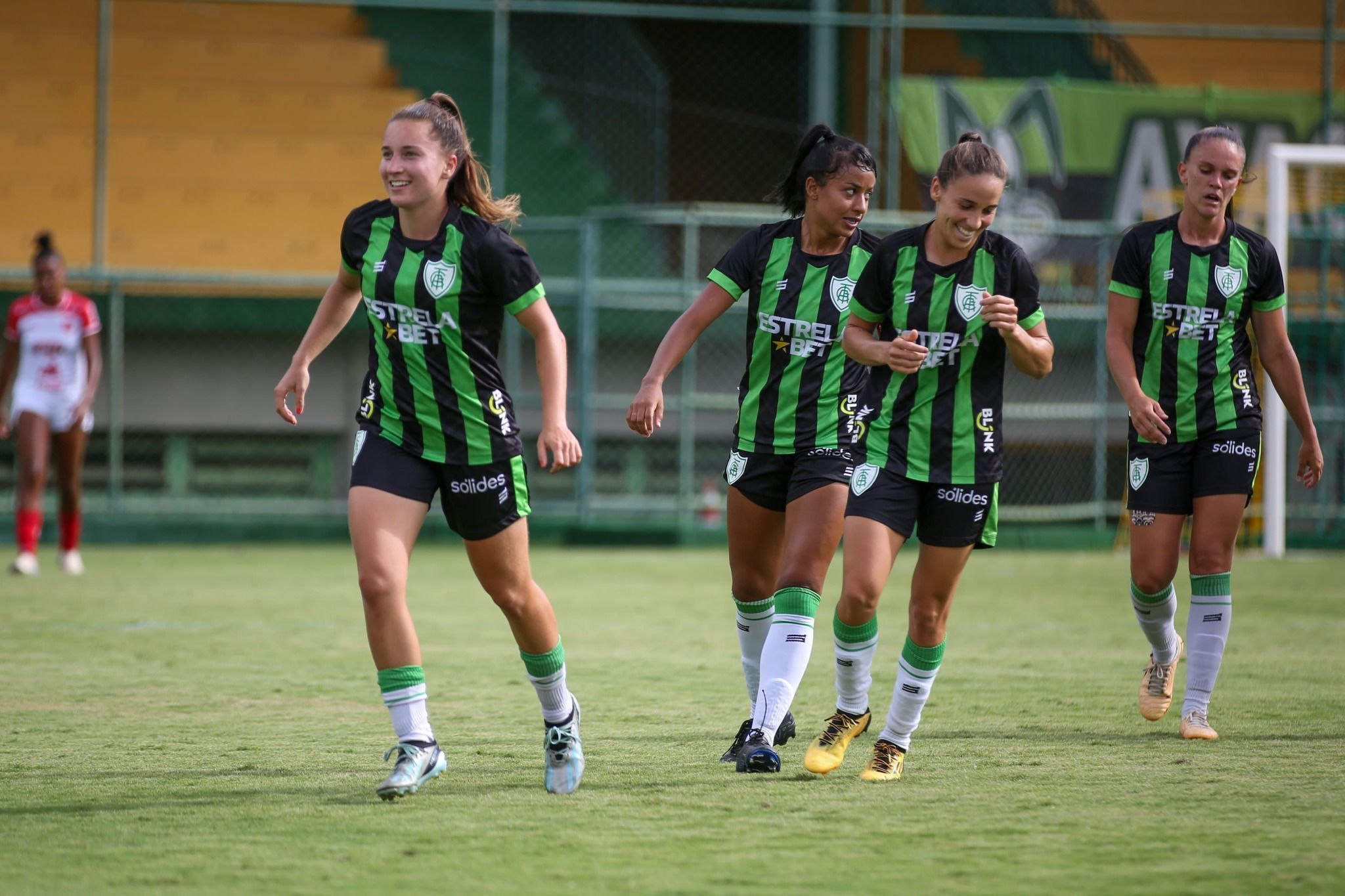 América goleia Nacional-VRB e avança ao mata-mata do Mineiro Feminino