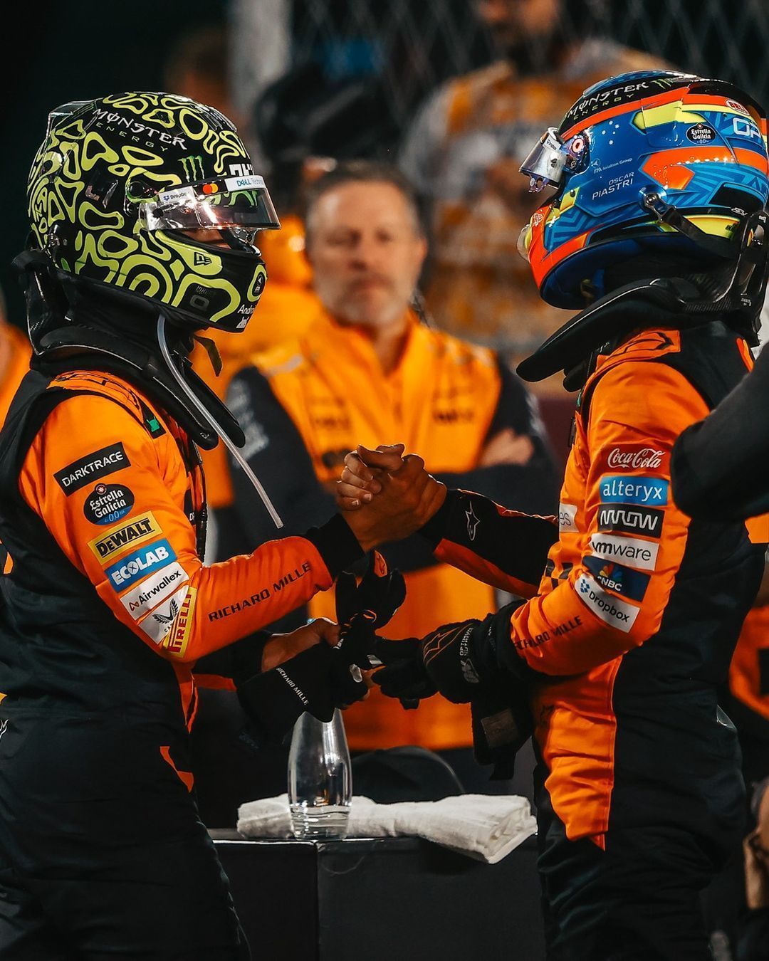 F1: Norris ‘cede’ vitória para Piastri, e McLaren domina Corrida Sprint no Catar