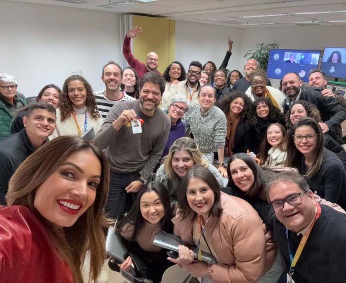 Patrícia Poeta, Ariel Jacobowitz e a equipe do Encontro 