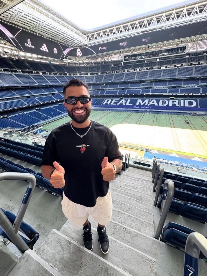 Hebert Gomes conhece o estádio do Real Madrid