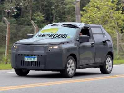 Projeção do novo Fiat Argo em testes na Grande São Paulo • Renato Maia | @falandodecarro