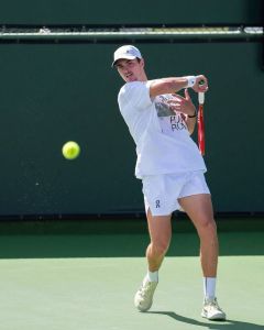 João Fonseca em ação em treino para o Masters 1000 de Indian Wells