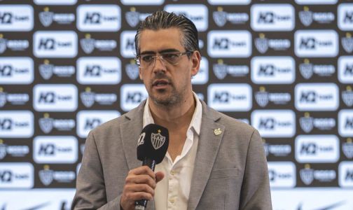 Paulo Brack em apresentação de Tomás Perez como reforço do Atlético em 2026