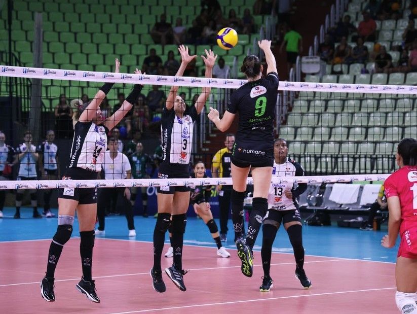 No tie-break, Mackenzie vence Maringá de virada pela Superliga Feminina de Vôlei