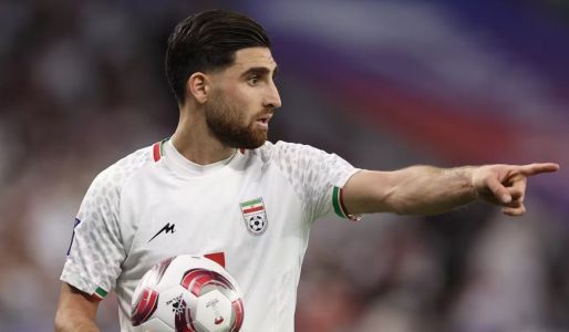Alireza Jahanbakhsh em jogo pela Seleção Iraniana nas Eliminatórias da Copa de 2026