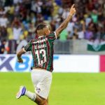 Arana decide com golaço, e Fluminense bate Athletico-PR no Brasileiro
