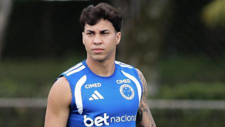 Kaio Jorge na Toca da Raposa II em treino pelo Cruzeiro em 2026
