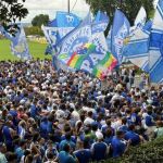 Torcida do Cruzeiro lota Toca II e apoia time antes de clássico decisivo com Atlético