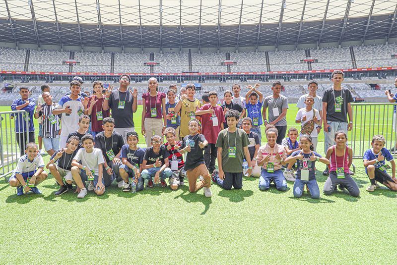 Alunos de escolinhas de futsal de Santa Bárbara visitam o Mineirão e conhecem bastidores do futebol