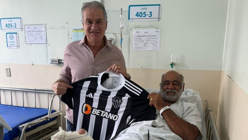 Presidente do Atlético visita fotógrafo atingido por explosivo e oferece apoio
