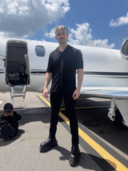 Produtor que estava no avião posta fotos e agradece 'renascimento'