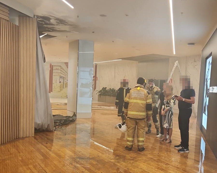 Fotos mostram como ficou loja do Shopping Diamond Mall atingida por incêndio