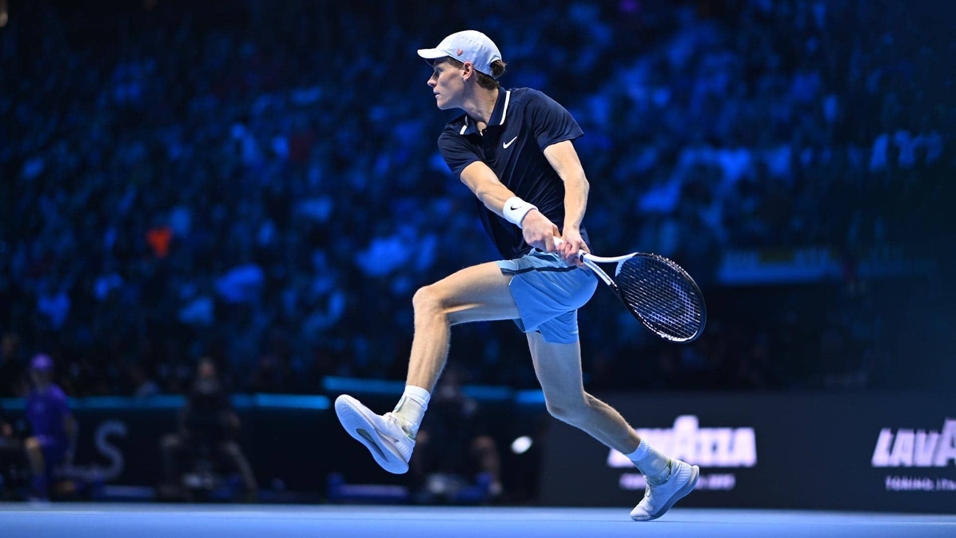 Número 1 do mundo, Sinner derrota Ruud e enfrentará Fritz na decisão do ATP Finals